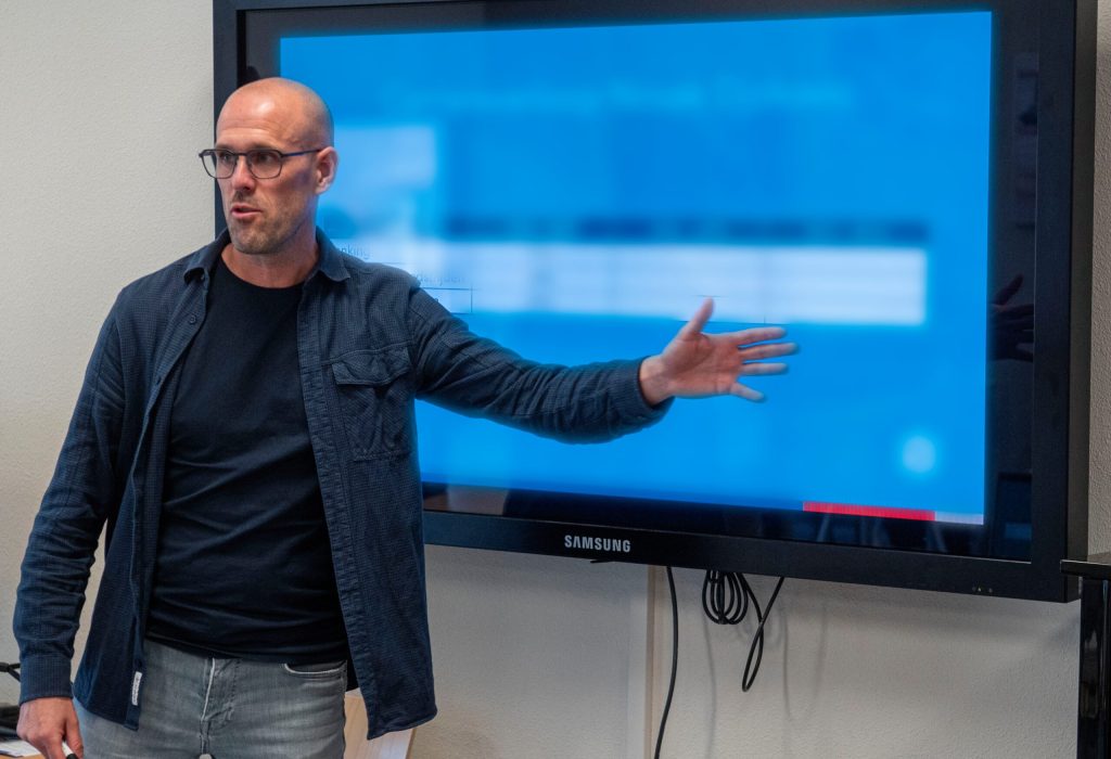 Verbeter Breda 4 juni 25 - 77 - met vervaging en uitgesneden